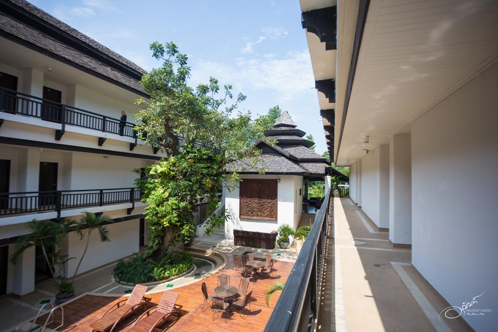 Gassan Legacy Golf Club Hotel Lamphun Exterior photo