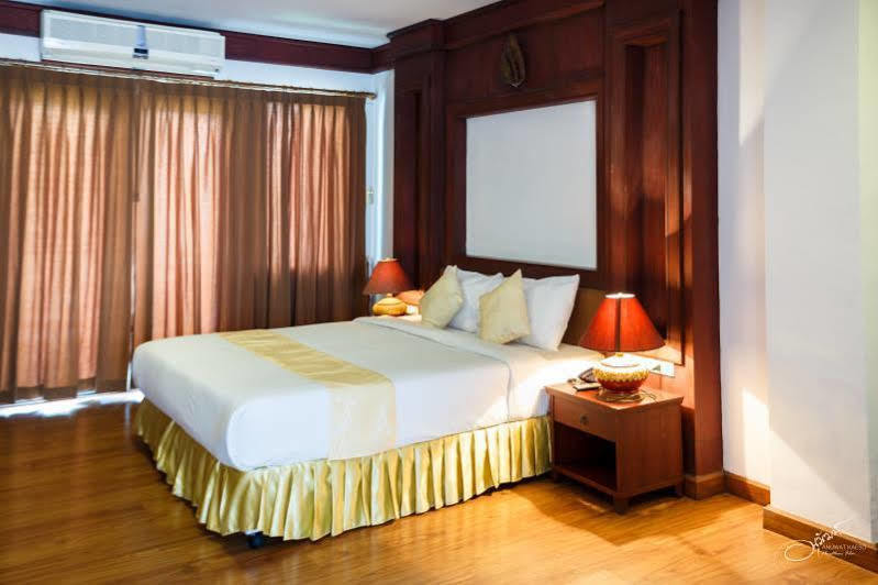 Gassan Legacy Golf Club Hotel Lamphun Exterior photo